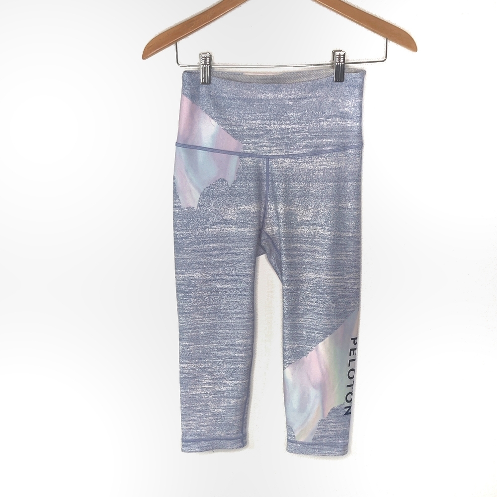 Peloton X WITH White Opal Capri Reversible High Waisted Leggings M